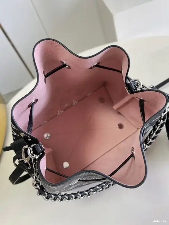 BELLA LOUIS VUITTON 0610